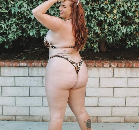 Ashleigh Dunn nude pornstar galleries