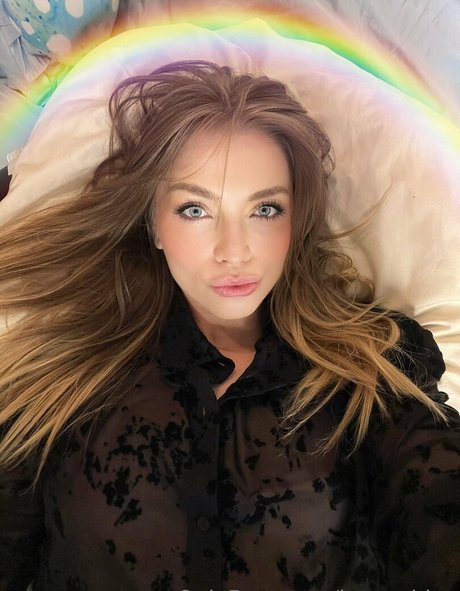 babe brunette onlyfans art nude image