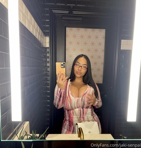 Jaki Oppai star adult picture