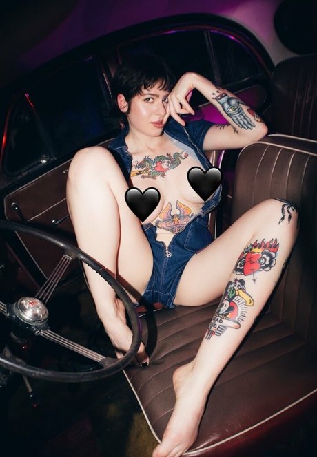 Annie Jay star porn pictures