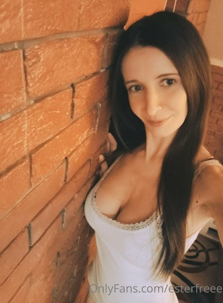 esterfreee pornographic actress picture