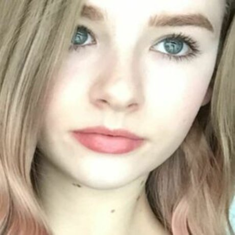 Heyitzrachael star exclusive photos