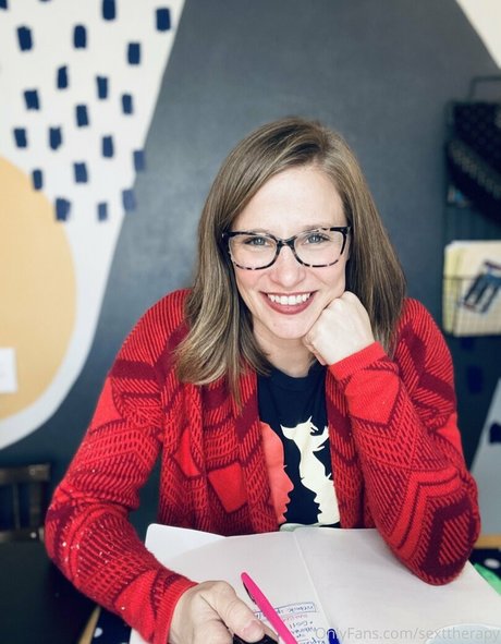 brunette milf onlyfans nice photo