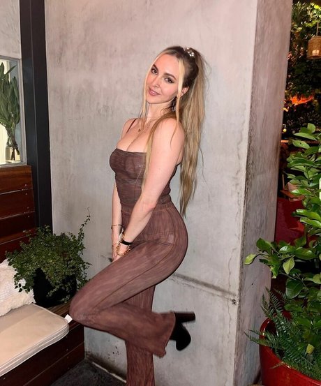 Fasffy Mega Dump nudes actress photos