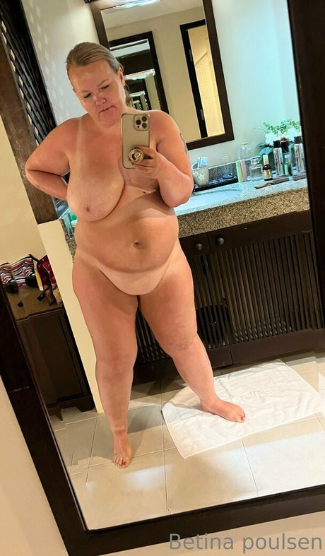 betina poulsen adult model pic