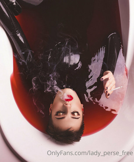 lady perse free nude model pics