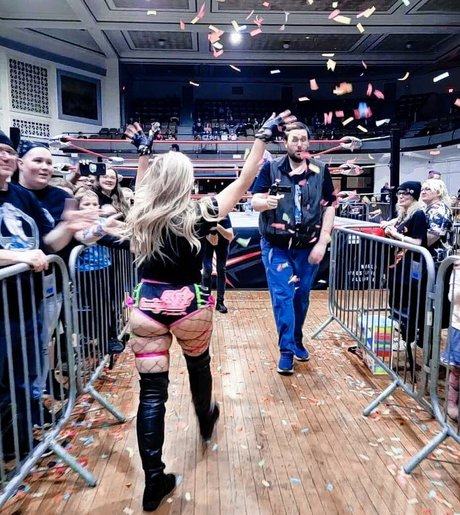 Larkan Danielle model hot pics