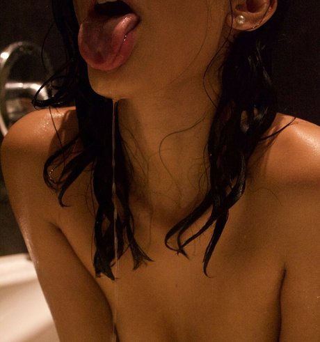 meganTiny star sexy gallery