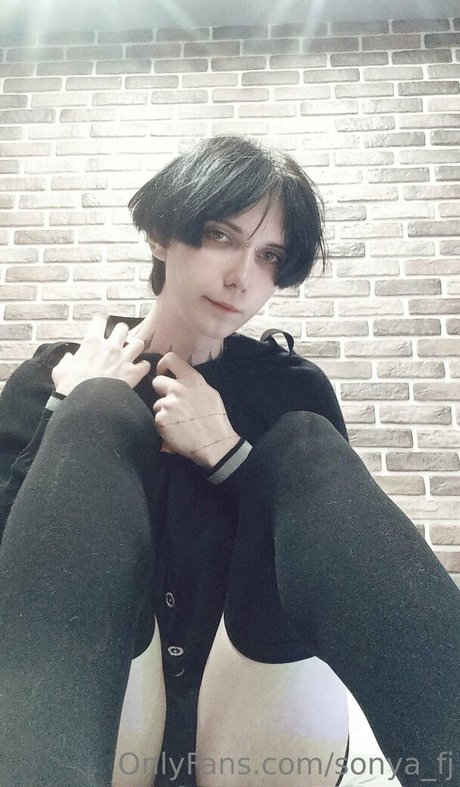 sonya fj model pretty image