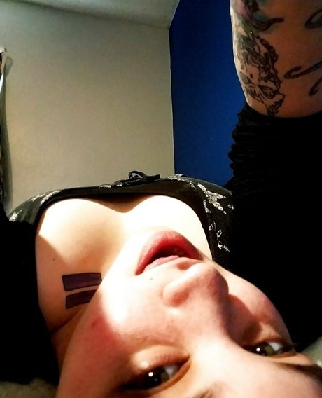 tattooed shemale onlyfans nudes photos