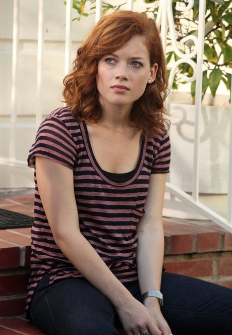 Jane Levy star high quality picture