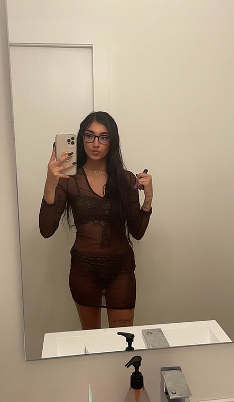 Jenelle Mathew high quality model pictures