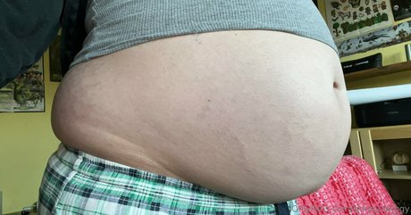 skinny twiggy beautiful model image