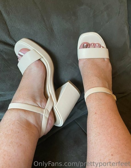 prettyporterfeet naked star pic