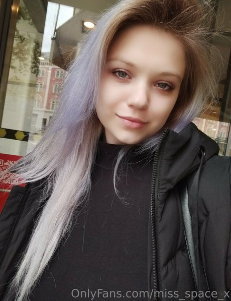 miss space x sexy model pic