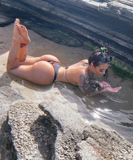 Victoria Macan pornstar naked image