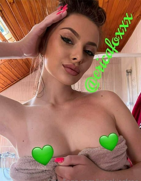 krisskissfree adult model images