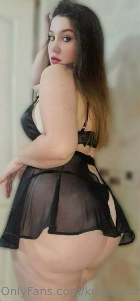 krisskissfree star nude pic