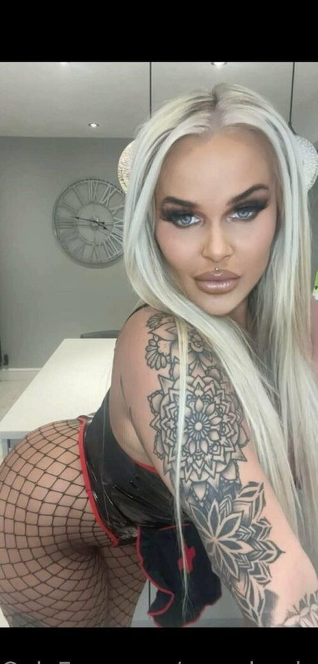 Porscheplatinum model hd pics