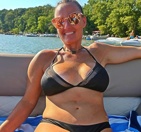 Baddie2thebone xxx actress pics