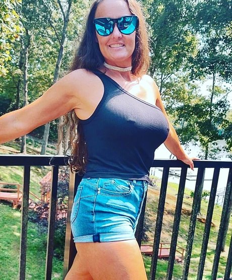 Baddie2thebone pornstar top images