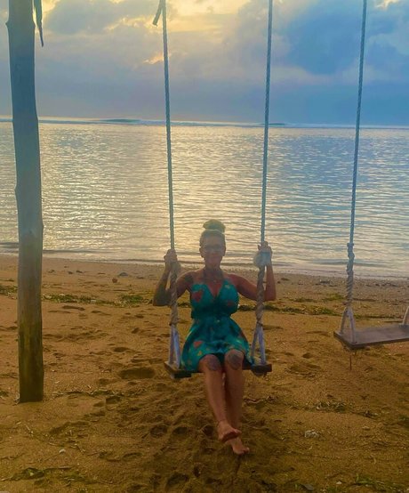 Winnie Nielsen art actress pic