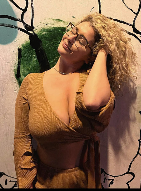 Francesca W top star images