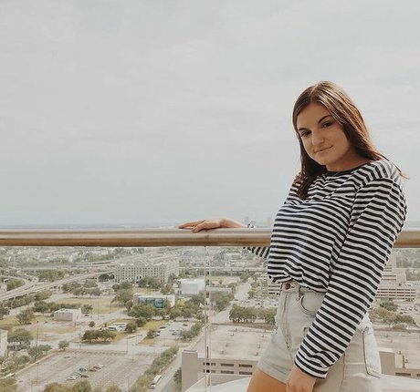 AJ Heahlke naked pornstar pics