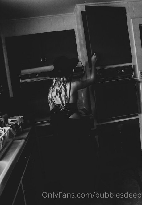 bubblesdeep sex model picture