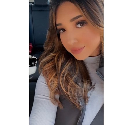 erikkamar_ pornstar nude img