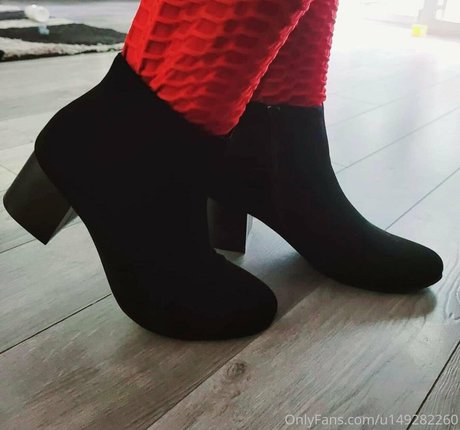 thickmilkymommy free model image