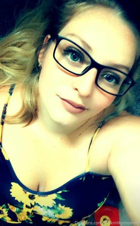 thickmilkymommy nude star pic