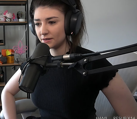 Wolfabelle model hot pictures