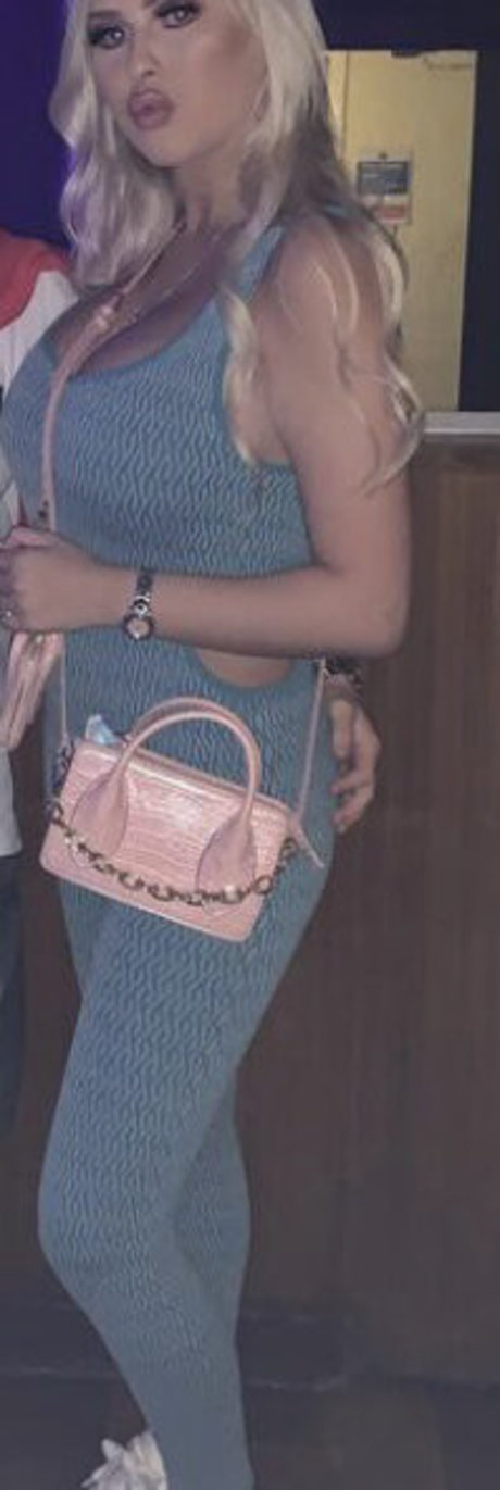 Shauni Scanlan naked star archive