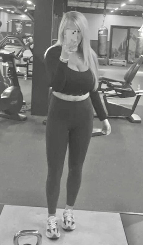 Shauni Scanlan star exclusive picture