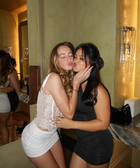 Charlotte Bregman model adult galleries