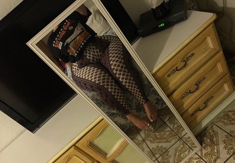 SoftestPear pretty model img