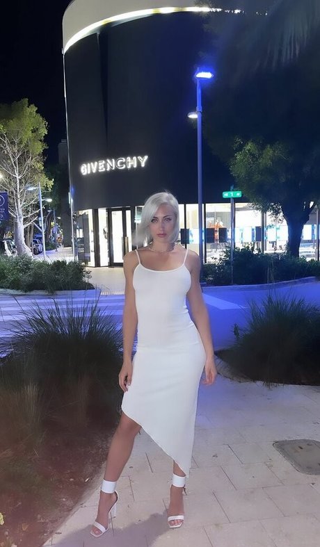 Paula Dinamicah model nudes image