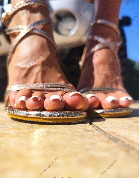 atomictoez free pornstar photo