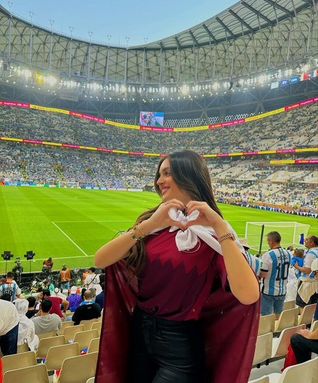 Jennychallita nude pornstar pics