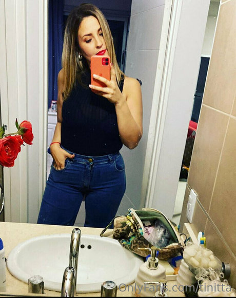 tinitta erotic pornstar image