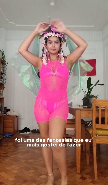 Bella Barp star sexy img