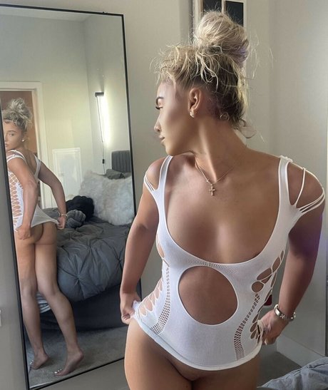 Emily Huff beautiful star pic