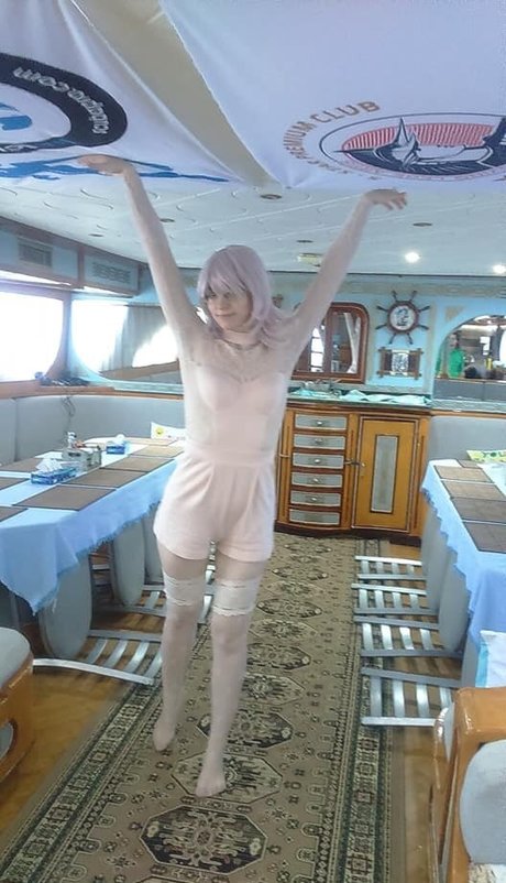 Oleviia cyber top actress gallery