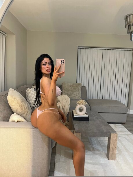 Hollyydollyy art actress gallery