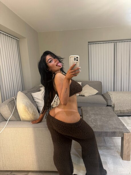 Hollyydollyy naked star archive