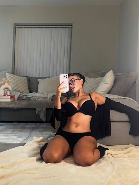 Hollyydollyy naked pornstar archive