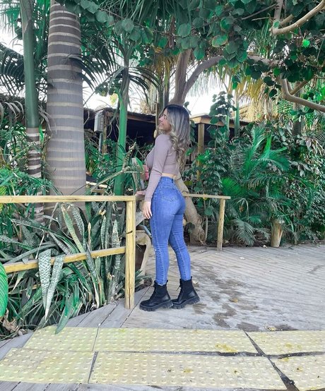 creampie onlyfans beautiful pic