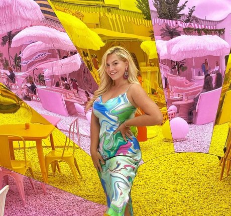 Sensi Lowe pornstar nudes picture