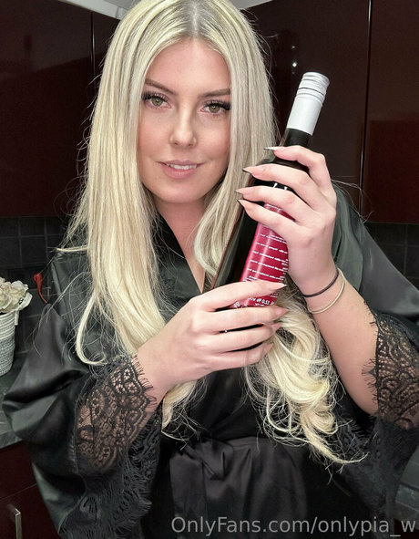 onlypia w actress pics